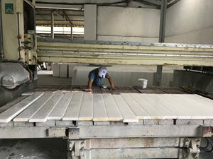 Dalles de revêtement d'escalier en marbre naturel du Vietnam, imperméables et durables, pour villas et appartements, applications intérieures et extérieures - Product Image 2