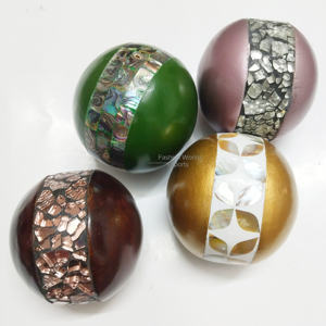 ชุดลูกคริสมาสต์ที่แขวนทำด้วยมือหลากหลายชุดเครื่องประดับหรูหรา4ชิ้นพร้อมเปลือกที่ทับด้วยสีเขียวทองสีม่วงและสีน้ำตาล - Product Image 1