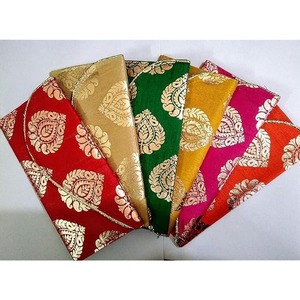 ซองผ้าลายแฟนซีงานฝีมืออินเดีย ของชำร่วยงานเทศกาลและงานเลี้ยง ซองใส่เงินงานแต่งงาน ซองใส่เงินชักเงิน ของชำร่วยงานมงคล - Product Image 4