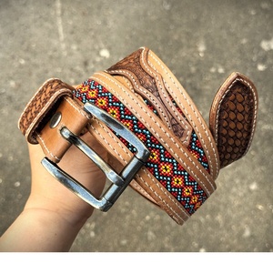 Ceinture Western en cuir façonnée à la main avec motif aztèque diamanté, perles turquoise et boucle en alliage de style vintage - Product Image 3