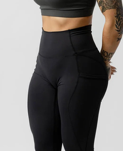 Ensemble de yoga 2 pièces léger pour femme, noir uni, legging taille haute, crop top dos nageur, sans couture, extensible dans les quatre sens, avec poches - Product Image 3