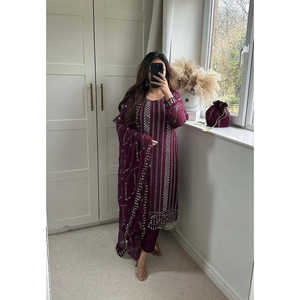 Conjunto de Fiesta para Mujer de Diseñador, Top Largo, Pantalón y Dupatta en Estilo Elegante - Product Image 5