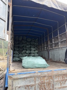 Carbón Vegetal de Madera Dura Negro para Barbacoa Vietnamita, 7000-8000 Kcal/kg, Bajo en Cenizas, Combustión Limpia, Calor Estable de 3-5 Horas, Cocina al Aire Libre - Product Image 6