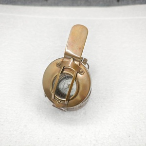 Brújula de Bolsillo Vintage de Latón con Tapa Plegable y Mira, Brújula Náutica Hecha a Mano, Instrumento de Navegación Marítima, Regalo para Exploradores - Product Image 4