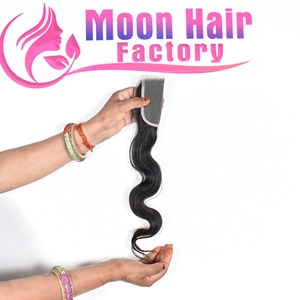 Cierre de encaje con rizo S suelto, cabello humano Remy indio, tono oscuro natural, línea de cabello con efecto plumado, base de malla fina, trama doble cosida a máquina - Product Image 3