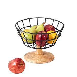 Panier à fruits et légumes en métal noir avec support en bois, centre de table polyvalent, bol à pain, rangement de cuisine - Product Image 1