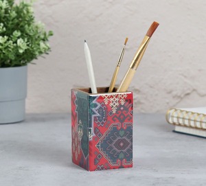 Organisateur de bureau en bois de qualité supérieure, design moderne, imprimé et personnalisé, avec affichage de la température, porte-stylos, pour usage professionnel. - Product Image 3
