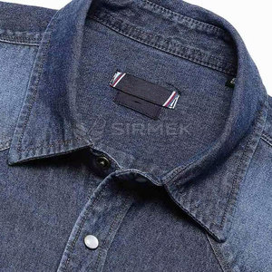 Camisas de mezclilla casuales para hombre, hechas en Pakistán, con material suave, corte relajado y apariencia básica, diseñadas para un estilo sencillo. - Product Image 5