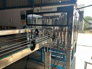 Máquina Automática de Llenado de Líquidos de Alta Velocidad (40 BPM) de Acero Inoxidable para Jugos, Leche y Cerveza, Eléctrica 220V, 1 Año de Garantía, para Envases de PET, Plástico y Vidrio - Product Image 4