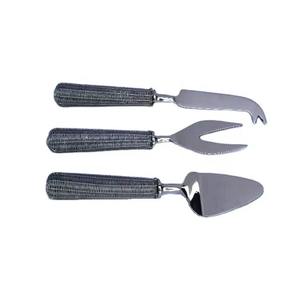 Juego de cuchillos para queso de metal de alta calidad, diseñado para reuniones elegantes, cada detalle refleja lujo y artesanía de calidad. - Product Image 2