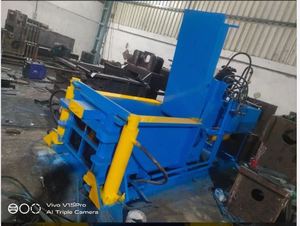 Prensa Empacadora de Chatarra Metálica Azul de 61 Toneladas con Motor de Alta Productividad en Acero al Carbono - Product Image 2