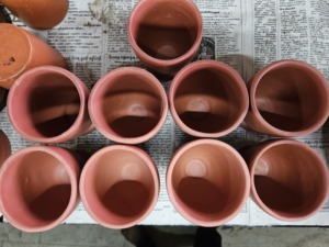 Taza Cilíndrica de Terracota Hecha a Mano con Diseño Tradicional Indio - Apta para Lavavajillas, Ecológica, 300 ml, para Beber Té, Leche Fría - Product Image 4