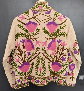 เสื้อแจ็คเก็ตปักมือสไตล์วินเทจลายดอกไม้ งานฝีมือสุดประณีต สีชมพูม่วง ผ้าฝ้ายซูซานี ระบายอากาศได้ดี - Product Image 4