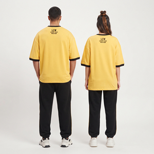 Ensemble de survêtement unisexe en coton avec t-shirt à manches courtes et pantalon large à coupe décontractée, style streetwear athlétique en polyester - Product Image 2
