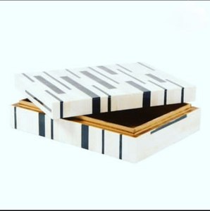 Boîte à mouchoirs moderne en émail imprimé blanc et noir avec rayures marine, organiseur pour table de salon au meilleur prix - Product Image 1