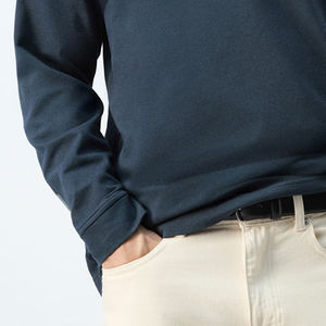 T-shirt à manches longues avec col rabattu, en matière douce et confortable, coupe décontractée, style décontracté, design abordable. - Product Image 3