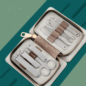 Juego de Herramientas de Manicura y Pedicura de Alta Calidad con Estuche de Cuero - Product Image 4
