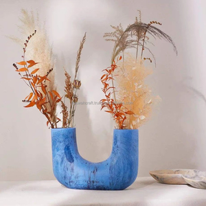 Jarrón Decorativo Moderno de Resina Marrón Óxido, Maceta para Interiores y Exteriores, Acabado Brillante, Estilo Terraza y Jardín, para Decoración de Hoteles y Hogares - Product Image 1