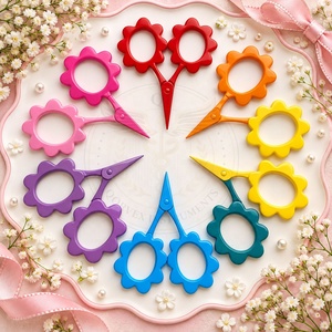 Ciseaux à broder en forme de fleur colorés en acier inoxydable, coupe-fil de précision pour la couture, l'artisanat et la broderie - Product Image 1