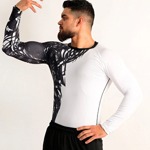 T-shirt de compression à manches courtes pour homme, couleur unie, 100 % coton, écologique, coupe classique, col rond, séchage rapide, coupe ajustée, design sportif - Product Image 1