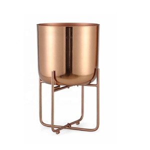 Venta caliente de hierro fundido con maceta de cobre recubierta de polvo Maceta de metal con acabado de cobre Maceta de cobre hecha a mano - Product Image 6