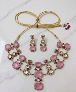 Ensemble collier et boucles d'oreilles Kundan Polki rose, plaqué or, bijoux indiens de mariée, bijoux de mariage traditionnels pour femmes - Product Image 4
