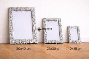 Cadre photo en métal élégant, accent décoratif de luxe par Tradebyd - Product Image 3