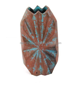 Maceta decorativa de mesa de Metal de forma redonda para decoración del hogar hecha a mano moderna pátina acabado jarrón fundido - Product Image 4