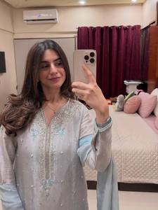 Costume Anarkali en coton bleu clair brodé pour femmes avec dupatta ombré, coupe ample, longueur au sol, style traditionnel indien pakistanais - Product Image 3
