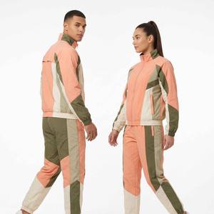 Ensemble de jogging en nylon pour femme, prêt à expédier, taille élastique, poches zippées, logo personnalisé, idéal pour les tenues de voyage et de loisirs - Product Image 5