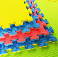 Vente en gros OEM, tapis d'exercice écologique en EVA à 5 rayures, double couche, tatami, taille 1m, fabricant du Viet Nam