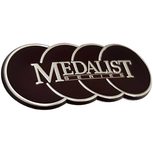 Placa de Identificación Metálica Personalizada con Logotipo en Relieve y Diseño en Color Marrón - Product Image 3