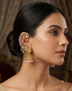 Exquisitas Pendientes de Oreja AD Peacock y Jhumkas Combinados: Joyería Tradicional India para Novias, Venta al por Mayor para Celebraciones Étnicas - Product Image 6