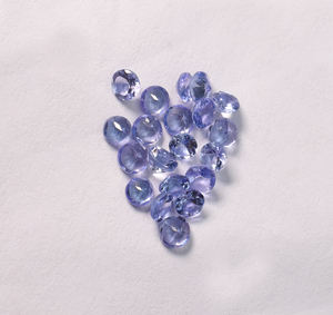 Tanzanita Natural de 3 mm, Corte Redondo, Gema Semipreciosa Suelta Calibrada para Joyería - Product Image 2