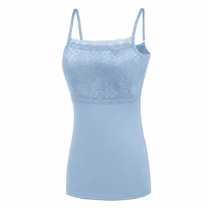 Camiseta sin mangas sostenible para mujer, con logo personalizado, chaleco de fitness, ropa de gimnasio, singlet, ropa deportiva elástica para entrenamiento y running. - Product Image 1