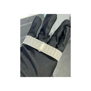 Montre de luxe pour homme en acier inoxydable avec diamants, boîtier rectangulaire, chiffres romains analogiques, verre saphir, fermoir déployant, 39 mm - Product Image 3