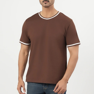 Camiseta de Algodón para Hombre, Corte Regular, Color Marrón, con Ribete en Contraste Blanco, Cuello Redondo, Estilo Casual, Manga Corta, Color Sólido, Tejido Jersey - Product Image 6