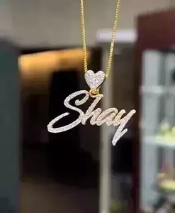 Colgante de letra personalizado de plata 925, completamente engastado con moissanita VVS, colgante estilo hip hop, colgante de corazón personalizado para ella - Product Image 1