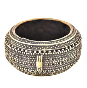<b>Vintage</b> round brass tavern scene embossed tray <b>ashtray</b> with corner rests, available at wholesale prices. - Product Image 4
