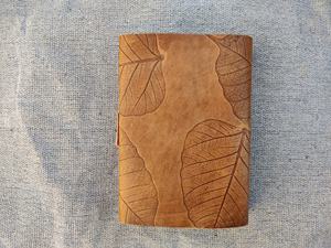 Personalizado al por mayor OEM Premium cuero encuadernado diario Nuevo diseño antiguo C-Lock recargable en blanco hecho a mano papel de alfombra de algodón - Product Image 2