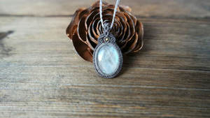 Collar con Colgante Ovalado de Labradorita Estilo Boho Macramé, Cordón Encerado Gris Ajustable, Joyería de Piedras Preciosas Hecha a Mano, Venta al Por Mayor - Product Image 4