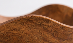 Plato de Madera de Nogal con Borde Ondulado Asimétrico Orgánico, Tazón para Servir de Madera de Mango, Elegante Centro de Mesa - Product Image 4