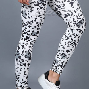 Leggings de sport pour femmes, sublimation tendance, design imprimé, matière extensible, douce et confortable - Product Image 4