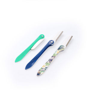 Rasoir à sourcils durable double usage pour femme, pour le dermaplaning et l'épilation du visage, motif vert et bleu - Product Image 5