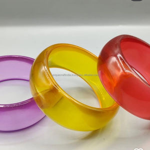 Brazalete de resina transparente con pulsera ancha hecha a mano transparente sólida, joyería elegante, accesorio de moda brillante de resina moderna - Product Image 1