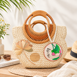 Sac fourre-tout vintage en jacinthe d'eau à deux poignées avec broderie florale, doublure en coton et bandoulière de plage pour femme - Product Image 3
