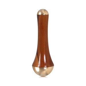 Masseur Kansa à double dôme pour le visage et le corps, détoxifiant, équilibrant et relaxant musculaire, fait main avec manche en bois de teck - Product Image 6