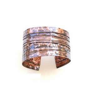 Brazalete Abierto Ajustable de Estilo Bohemio Étnico, Hecho a Mano con Cobre Sólido y Cristal, Accesorio de Moda de Primera Calidad - Product Image 4