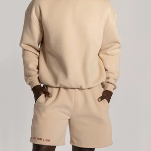 Shorts Bermuda en coton beige pour homme avec cordon de serrage à la taille et logo personnalisé sur le bas, style décontracté - Product Image 3