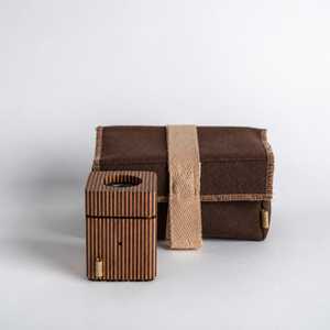 Elegante Porta Incienso de Madera con Acabado Estampado para Meditación, Relajación y Decoración del Hogar - Product Image 1